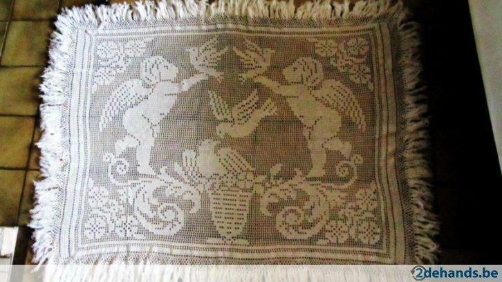 handwerk- zelfgehaakt tafeltapijt in katoen- engeltjes, Hobby en Vrije tijd, Borduren en Borduurmachines, Nieuw
