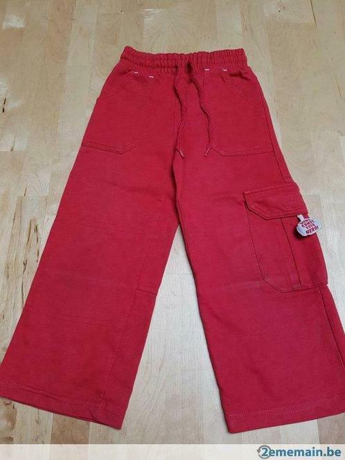 Pantalon rouge pour fille 4 ans, Kinderen en Baby's, Kinderkleding | Maat 104, Gebruikt, Meisje, Broek