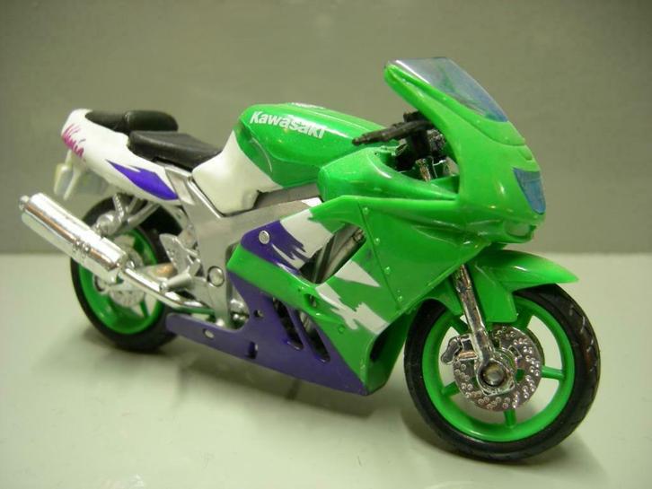 Motto's op 1:18, Verzamelen, Automerken, Motoren en Formule 1, Zo goed als nieuw, Motoren, Ophalen