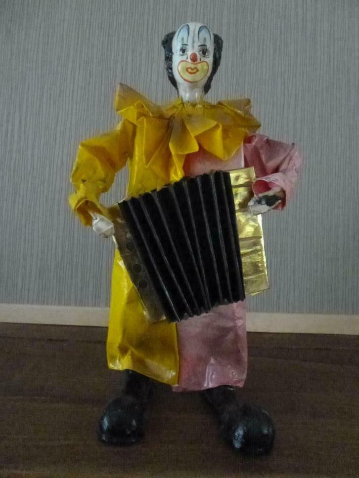 clown en papier carton, Verzamelen, Beelden en Beeldjes, Zo goed als nieuw, Mens, Ophalen of Verzenden