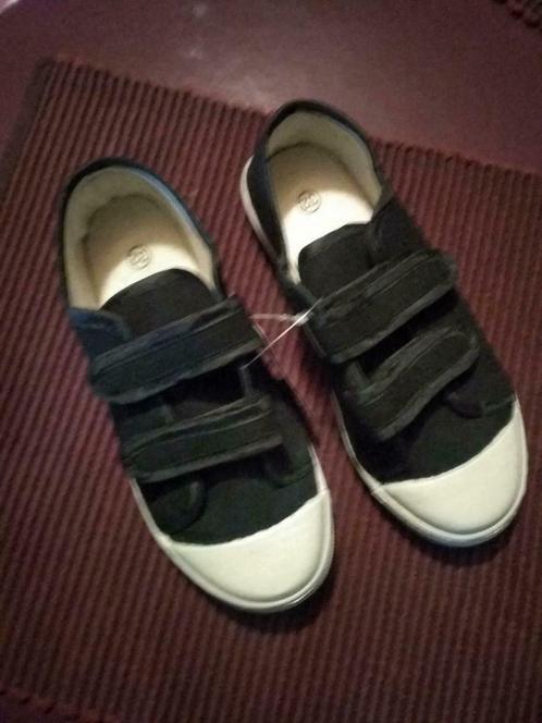 Te koop unisex kinderschoen maat 32, Kinderen en Baby's, Kinderkleding | Schoenen en Sokken, Nieuw, Sportschoenen, Jongen of Meisje