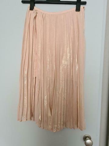 Belle jupe à plis rose taille 38 bershka, Enlèvement ou Envoi, Comme neuf