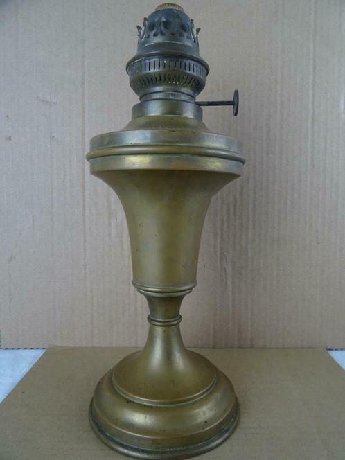 Ancienne lampe à huile ancienne lampe à huile antique 33,3cm, Antiquités & Art, Antiquités | Éclairage, Enlèvement ou Envoi