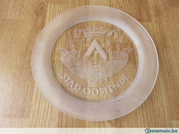 superbe assiette en verre avec motifs blason Stad Oostende, Huis en Inrichting, Woonaccessoires | Wanddecoraties, Gebruikt