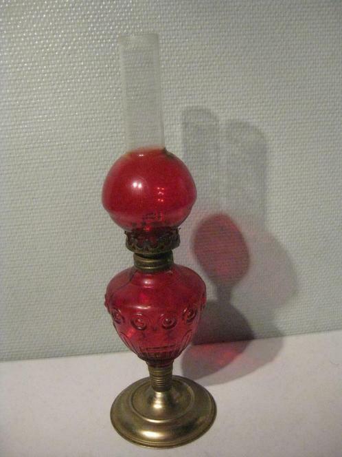 Petroleumlamp, qinqué - Geel koper / Messing & glas., Antiek en Kunst, Antiek | Verlichting, Ophalen of Verzenden