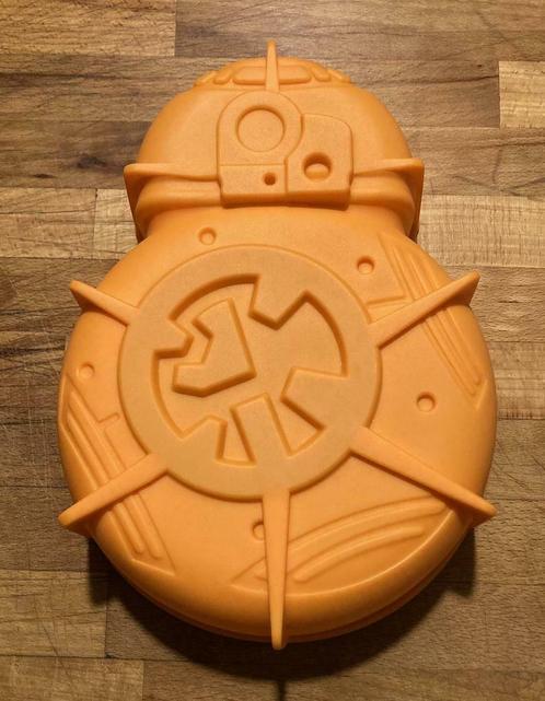 Moule à gâteaux en silicone BB-8 (Star Wars épisode VII), Hobby en Vrije tijd, Taarten en Cupcakes maken, Zo goed als nieuw