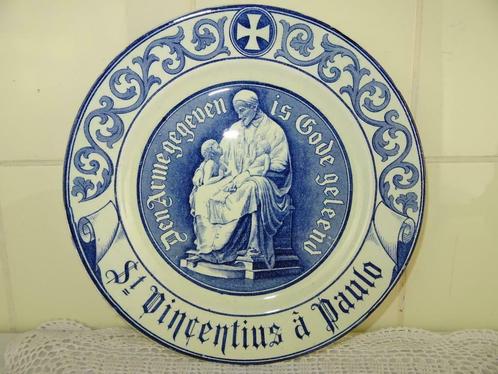 Ancienne assiette murale Saint Vincent de Paul Bibelots Art, Antiquités & Art, Antiquités | Objets religieux, Enlèvement ou Envoi
