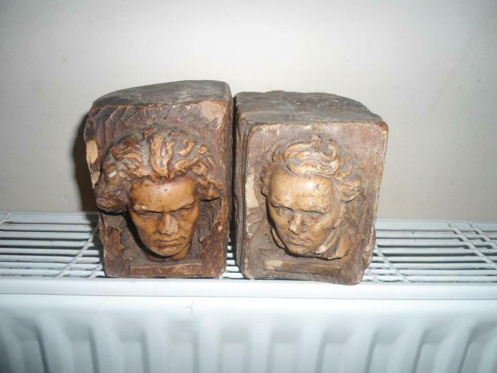 Ancien Serre livres  scultés éffigie Beethoven-Schubert., Antiek en Kunst, Antiek | Boeken en Manuscripten, Ophalen of Verzenden