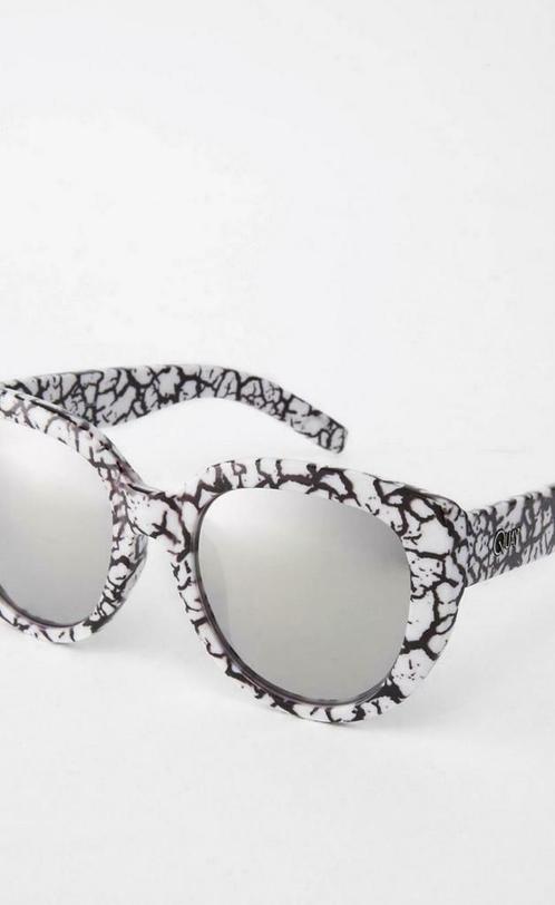 Quay Australia St capri marble zonnenbril, Handtassen en Accessoires, Zonnebrillen en Brillen | Dames, Zo goed als nieuw, Ophalen of Verzenden