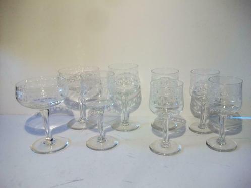 Uitbeelding Onderzoek vochtigheid ② Mooi geslepen vintage glazen voor aanvullen glasservies — Antiek |  Glaswerk en Kristal — 2dehands