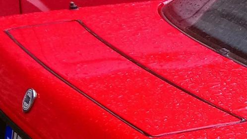 Joint d'aileron arrière Lancia Thema 8.32 (Ferrari) NEUF, Autos : Pièces & Accessoires, Autres pièces automobiles, Lancia, Ferrari