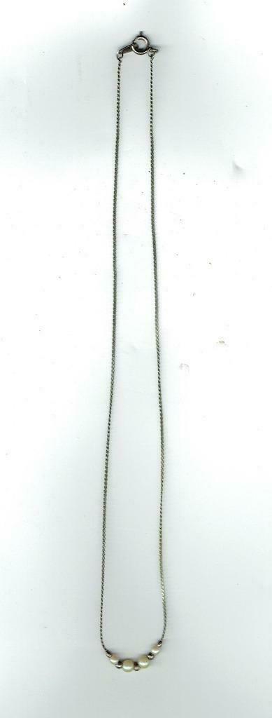 Zilverkleurige halsketting met 4 parels (Juweel 0077), Handtassen en Accessoires, Kettingen, Gebruikt, Overige materialen, Zilver