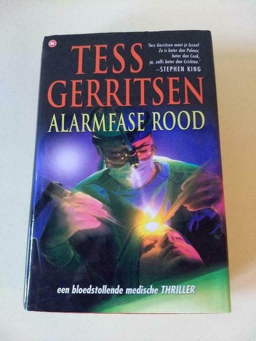 Thriller / Detective - Tess Gerritsen -   Alarmfase Rood, Boeken, Thrillers, Gelezen, Ophalen of Verzenden