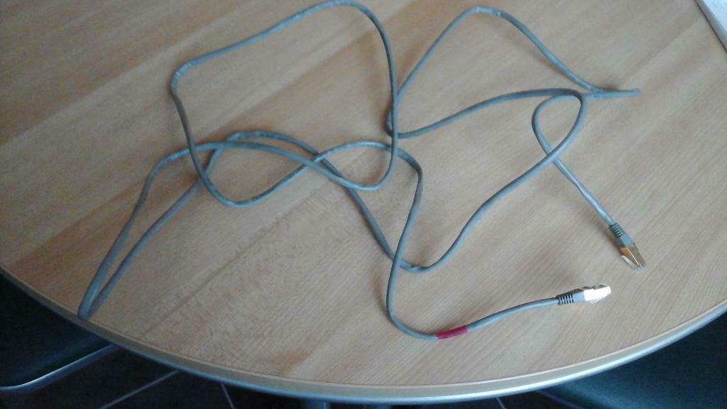 3 meter afgeschermde "omgekeerde" RJ45-kabel, Audio, Tv en Foto, Audiokabels en Televisiekabels, Ophalen of Verzenden, Zo goed als nieuw