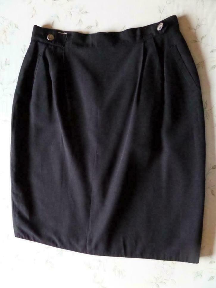 Zwarte rok met sierknopen, Vêtements | Femmes, Jupes, Comme neuf, Taille 42/44 (L), Noir, Au-dessus du genou, Enlèvement ou Envoi