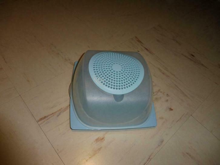 BOITE A FROMAGE moyenne tupperware jamais servi, Maison & Meubles, Cuisine| Tupperware, Utilisé, Boîte, Bleu, Blanc, Enlèvement ou Envoi