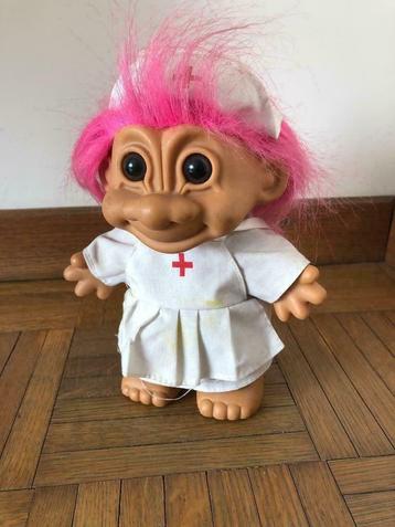 Vintage russische Trol pop verpleegster  beschikbaar voor biedingen