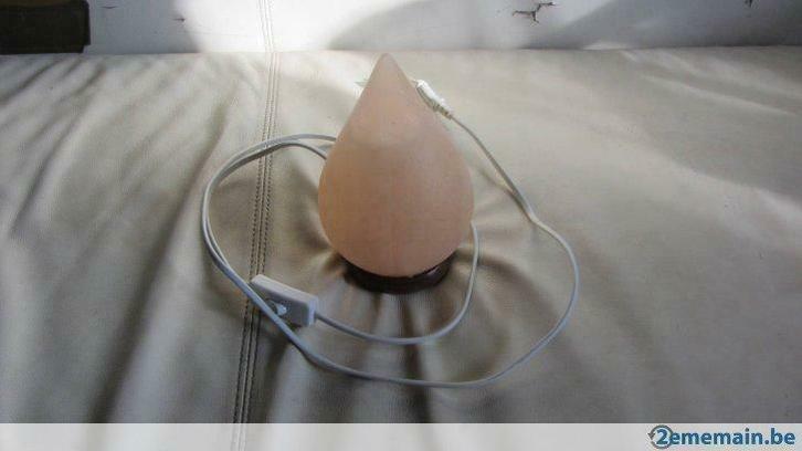 lampe de table en pierre de sel neuve, Maison & Meubles, Lampes | Lampes de table, Neuf