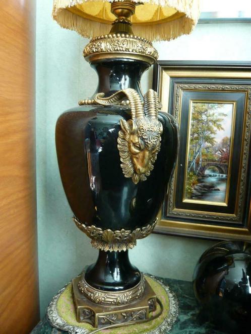 lampe Empire en porcelaine et têtes de béliers, Antiquités & Art, Antiquités | Éclairage, Enlèvement