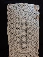 Joli nappe  carré fait à la main, Enlèvement, Comme neuf