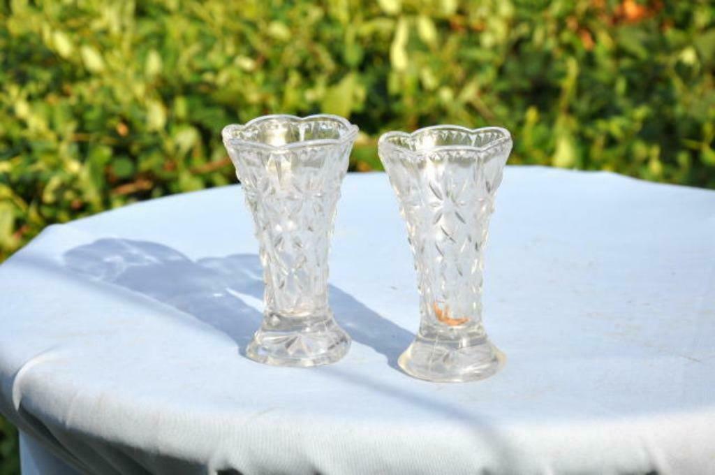 § 2 petits vases en verre moulé, Antiquités & Art, Antiquités | Vases, Enlèvement ou Envoi