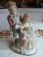 STATUETTE EN BISCUIT AVEC DEUX PERSONNAGES, Ophalen of Verzenden