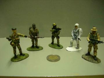 Frontline Figures, Enlèvement, Neuf