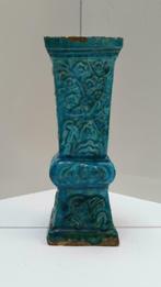 Antieke Chinese handgevormde vaas turquoise glazuur 17de E