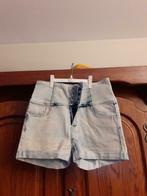 Short jeans
