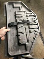 Bmw e30 e34 gereedschap koffertje achterklep, Ophalen of Verzenden, Gebruikt, BMW