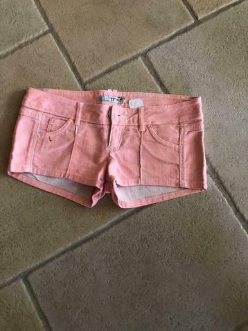 Shortje trf dames maat xs, Enlèvement ou Envoi