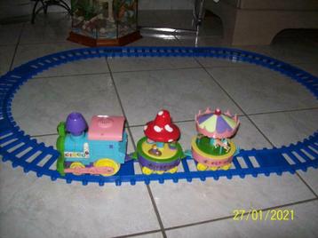 Petit train mobile avec manèges tournants (vintage), Enfants & Bébés, Jouets | Circuits, Enlèvement ou Envoi, Utilisé, Circuit