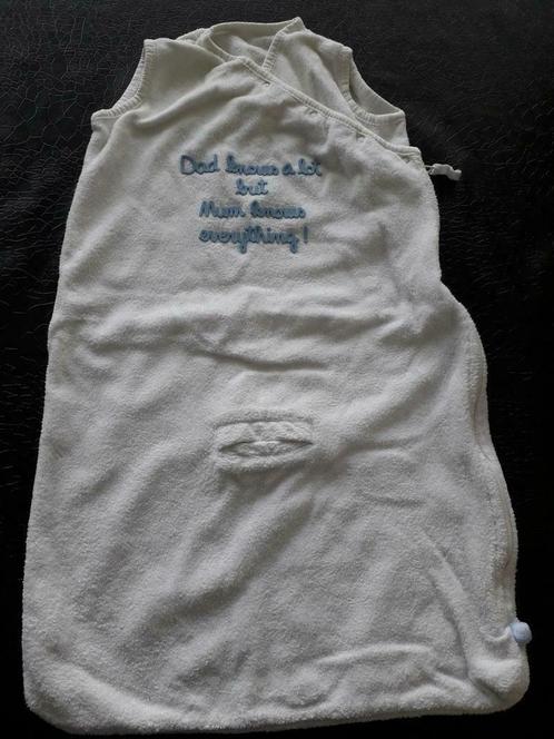 Witte slaapzak (Baby Boum), 70 cm, 7€, Enfants & Bébés, Couvertures, Sacs de couchage & Produits pour emmailloter, Utilisé, Sac de couchage