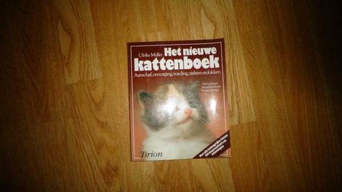 boek "Het nieuwe kattenboek"-Tirion-157 blz.+foto's&tekening, Boeken, Dieren en Huisdieren, Nieuw, Ophalen