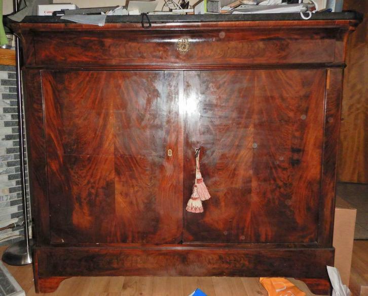 Zeer mooi mahonie dressoir Charle X, stijl 19e eeuw, Antiek en Kunst, Antiek | Meubels | Kasten, Ophalen