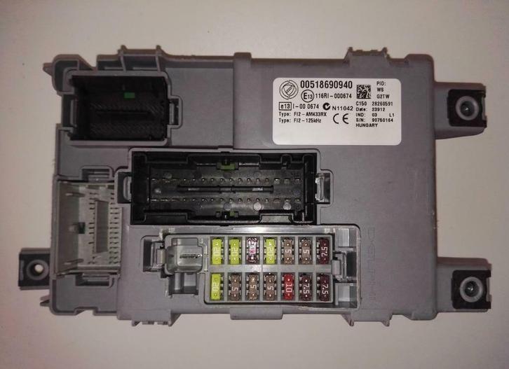 Réparation boîte à fusibles FIAT Punto 28260591, Autos : Pièces & Accessoires, Électronique & Câbles, Fiat, Utilisé, Enlèvement ou Envoi