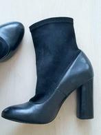 super bottine bottillon cuir noir et partie en faux daim 37, Vêtements | Femmes, Enlèvement ou Envoi, Italy, Comme neuf, Boots et Botinnes