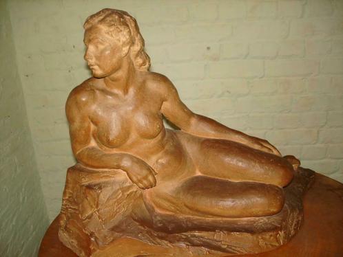 PIERRE THEUNIS  °1883-1950 Anvers terre cuite nue allongée, Antiquités & Art, Art | Sculptures & Bois, Enlèvement