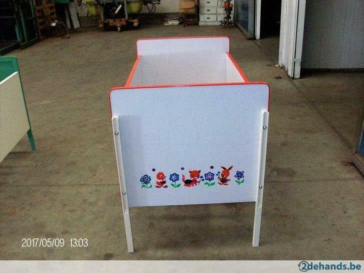 wit met oranje retro kinderbedje, Kinderen en Baby's, Dekens, Slaapzakjes en Inbakerproducten, Nieuw, Ophalen