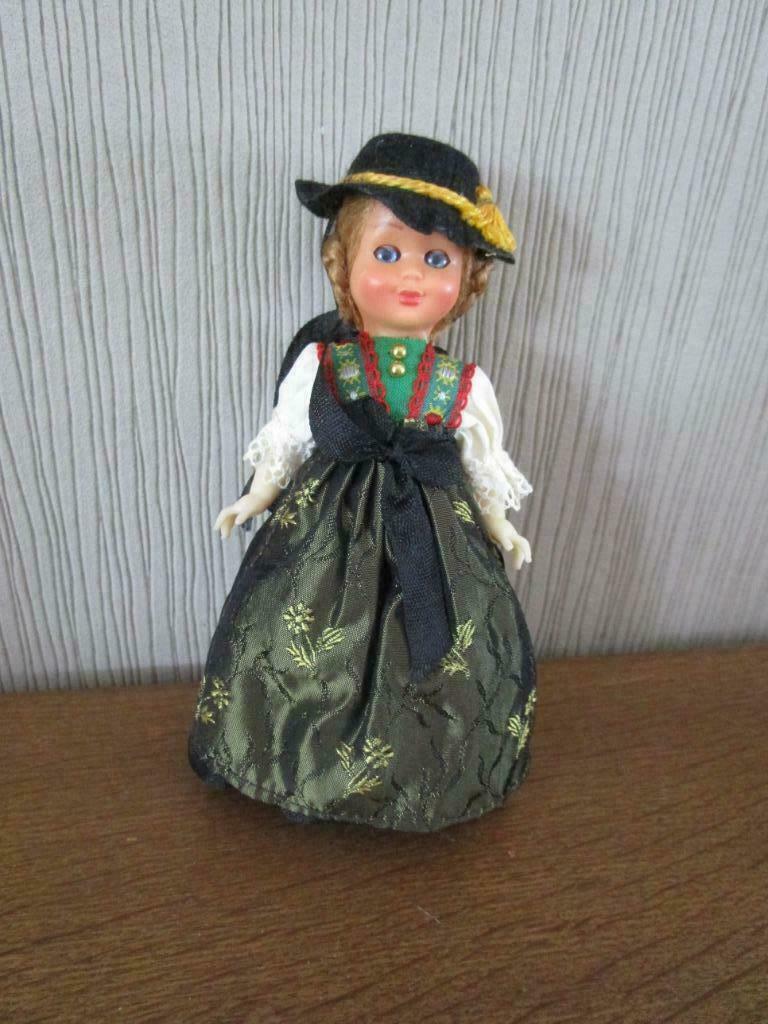 Poupée Holzgau Autriche, Collections, Poupées, Comme neuf, Poupée, Enlèvement ou Envoi
