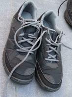 3 paires de chaussures sportives pour hommes, 1 paire encore, Vêtements | Femmes, Chaussures, Comme neuf, Chaussures de marche
