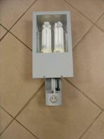 Muurlamp voor buiten met twee  lampen, Ophalen of Verzenden, Gebruikt, Metaal