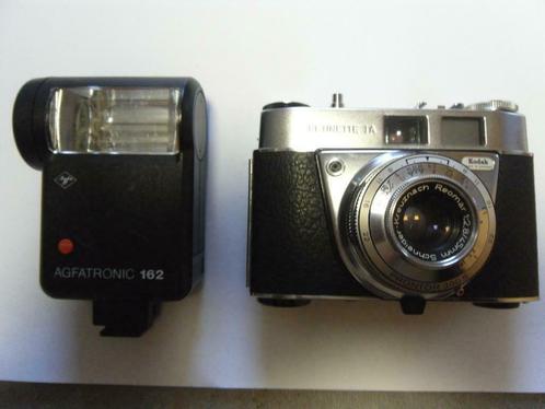 ② appareil argentique Kodak Reinette 1A avec flash Agfatronic