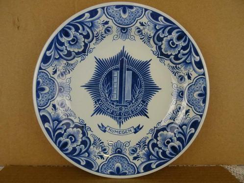 Vintage Delfts blauw wandbord Politie Vigulat ut Quiescant, Antiek en Kunst, Antiek | Wandborden en Tegels, Ophalen of Verzenden