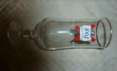 bier glas 1664 DE KRONENBOURG - op voet, Verzamelen, Glas en Drinkglazen, Gebruikt, Bierglas, Ophalen of Verzenden