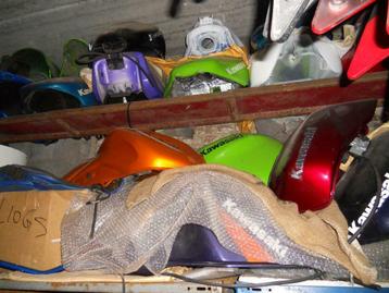 Vend tous réservoirs pompes robinets pièces Kawasaki gros st beschikbaar voor biedingen