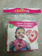 Craft-it : cousez votre propre coussin en forme de cœur, Enfants & Bébés, Jouets | Éducatifs & Créatifs, Enlèvement ou Envoi, Bricolage