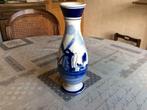 Vaas Delfts porselein, Antiek en Kunst, Antiek | Porselein, Ophalen of Verzenden