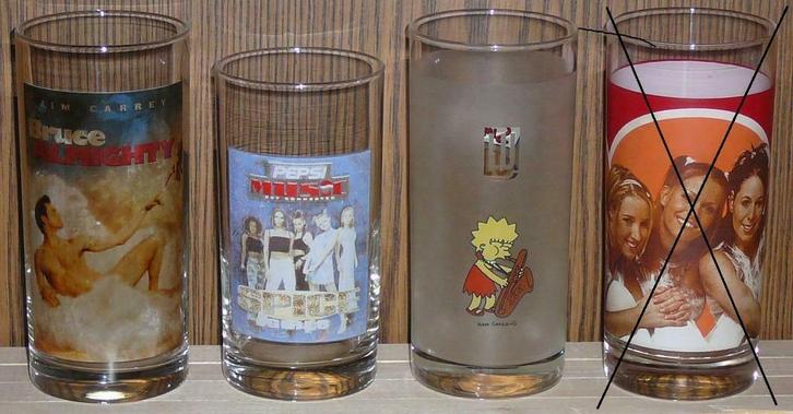 4 Glazen  (m)(doos 1), Verzamelen, Glas en Drinkglazen, Ophalen of Verzenden