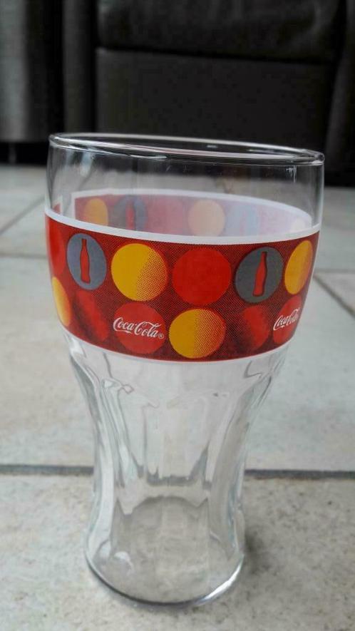 Speciaal glas Coca-Cola, Verzamelen, Glas en Drinkglazen, Zo goed als nieuw, Frisdrankglas, Ophalen of Verzenden